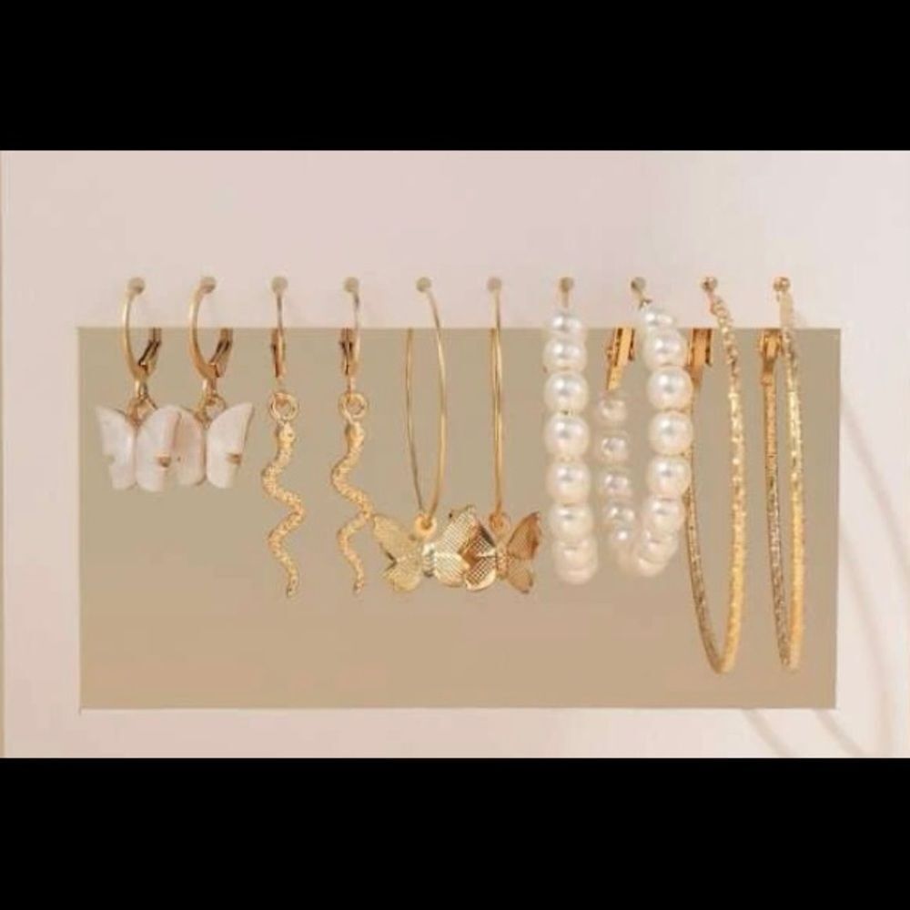 5 pair of earrings, butterfly, pearl, hoop, gold, snake